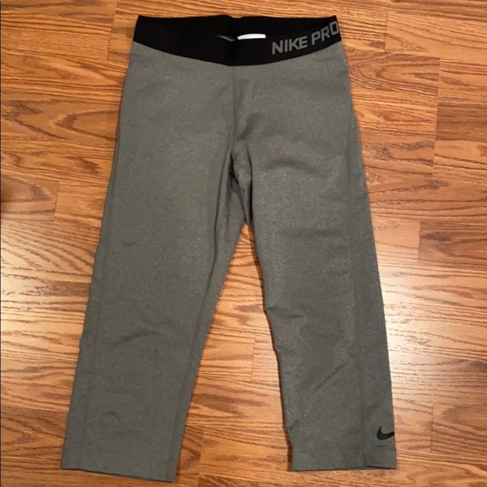Gray Nike Pro Cropped Leggings